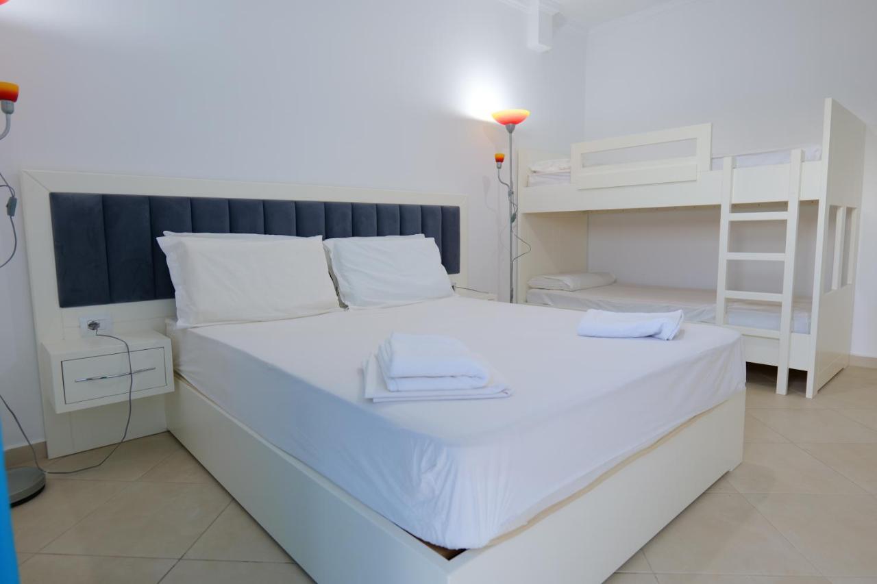 Davide Rooms Sarandë Exterior foto